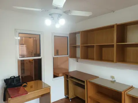 L.N.Alem 300, Piso 1