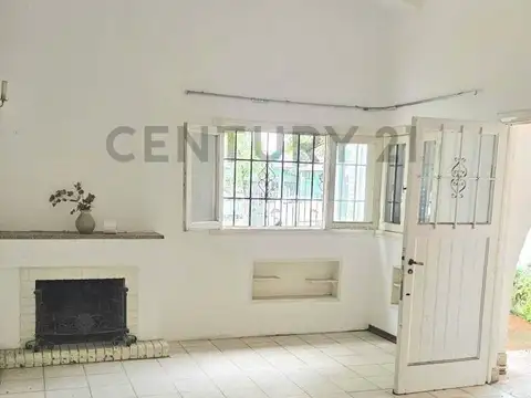 Oficina 10 ambientes con 2 baños