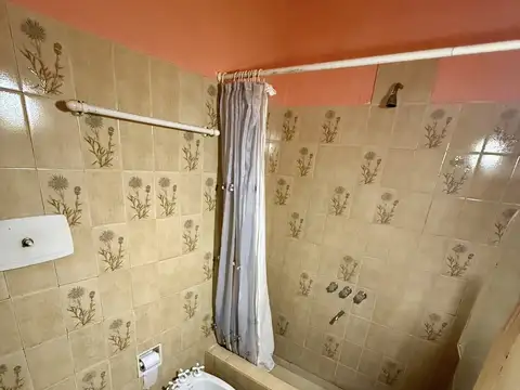 Depto Tipo Casa en Venta 60 años