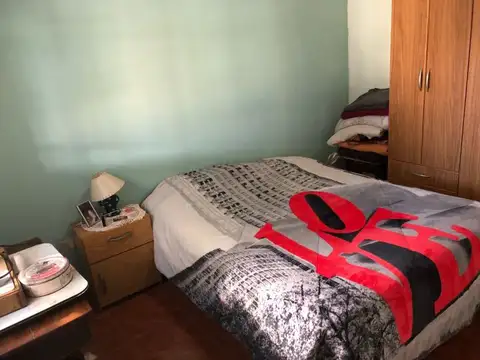 Casa 5 ambientes con 1 baño