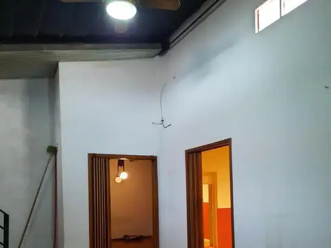 Depto Tipo Casa en Venta en Pompeya, USD 120.000