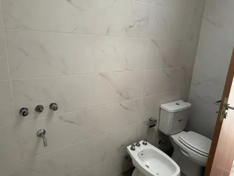 Departamento en Alquiler en Villa Gobernador Galvez, $ 450.000