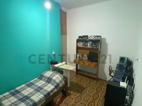 Venta de Casa de 7 ambientes en Barrio Azcuénaga