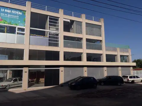 Hemingway y Colectora - Pilar