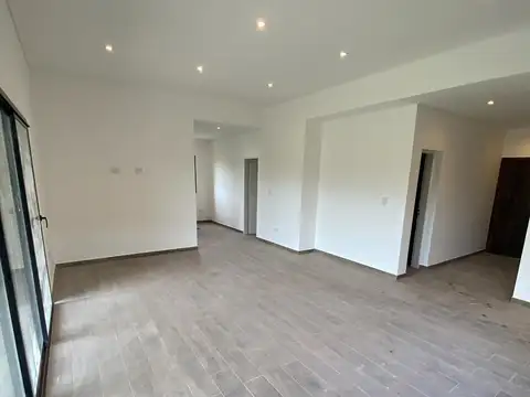 Casa en Venta en Pilar del Este - San Ramiro, USD 210.000