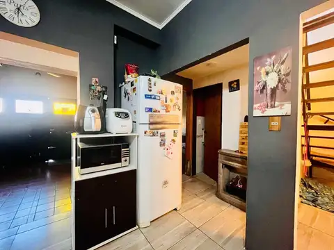 Casa 8 ambientes con 4 baños