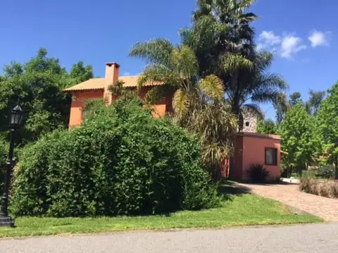 Fray Luis Beltran al 900