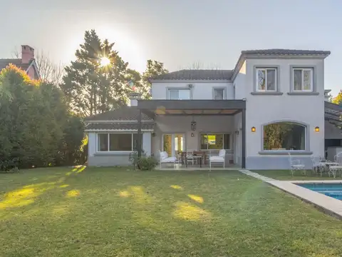 Casa en  venta en Barrio Cerrado Boulevares, Pilar - Bajada KM 38,5 Panamericana Ramal Pilar