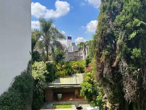 Oficina en Alquiler con 5 cocheras