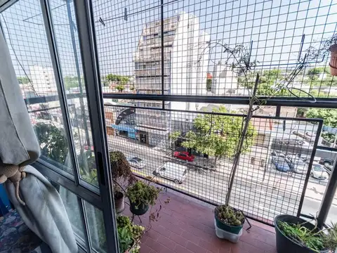 HERMOSO MONOAMB. CON BALCON V. LURO/V.SARFIELD