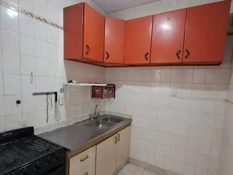 Departamento 3 ambientes Buen estado Bajas expensas - La Paternal
