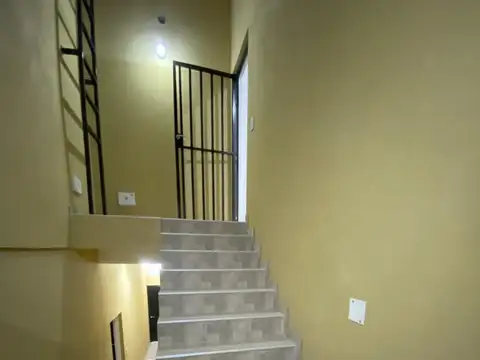 Amplio departamento de tres ambientes, en José C. Paz