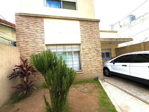 Depto Tipo Casa en Venta de 5 ambientes
