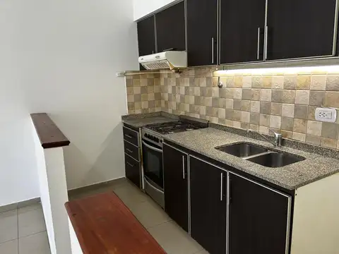 Depto Tipo Casa en Venta en Mataderos, USD 110.000