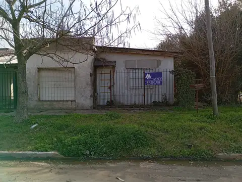 2 Casas a reciclar en el centro de Marcos Paz
