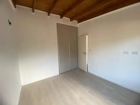Depto Tipo Casa en Venta con 1 cocheras