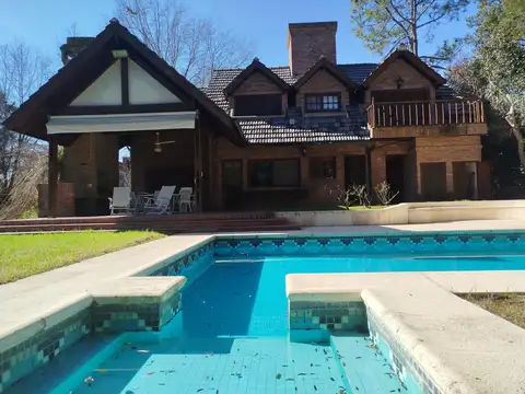 Casa sobre Golf de muy buena calidad en excelente ubicación 3 Dormitorios