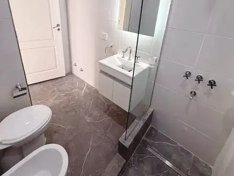 Martínez Castro 700