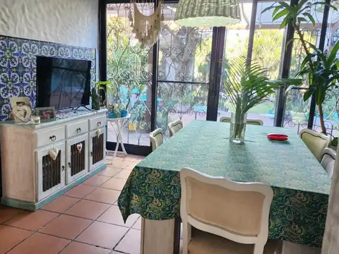 Casa 6 ambientes con 3 baños