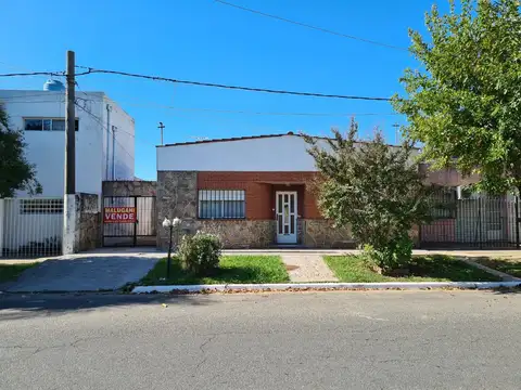 Vendo casa 2 dormitorios Villa Constitución