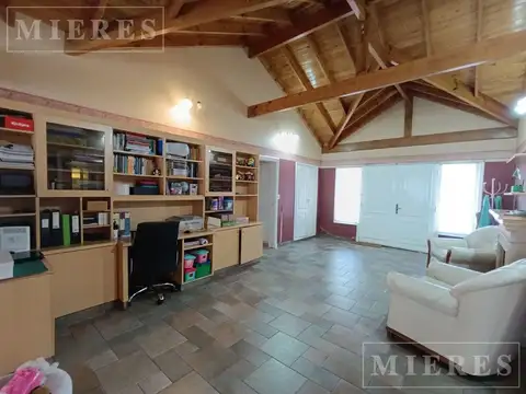 Casa 7 ambientes con 3 baños