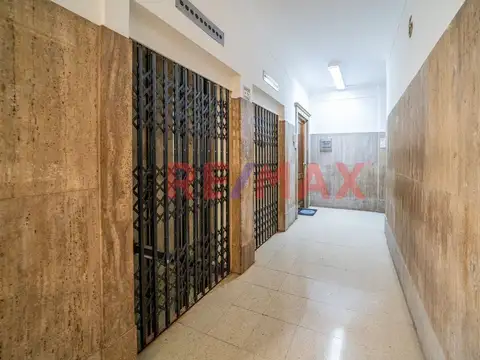 Avenida Presidente Roque Sáenz Peña 400