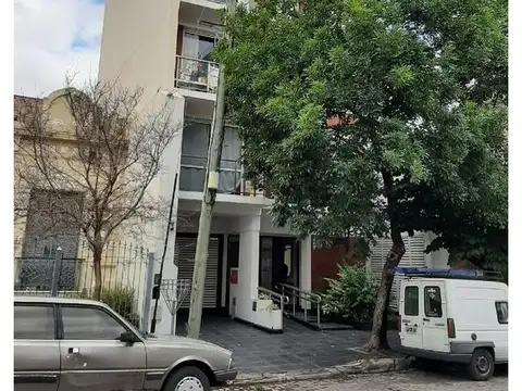 MONOAMBIENTE - 39 M2 - FTE C/BALCON  -  APTO PROF - CON GUARDA MOTO o BICI - LUNDRY -SUM-TZA