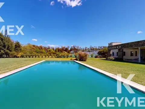 Casa 5 ambientes con 3 baños