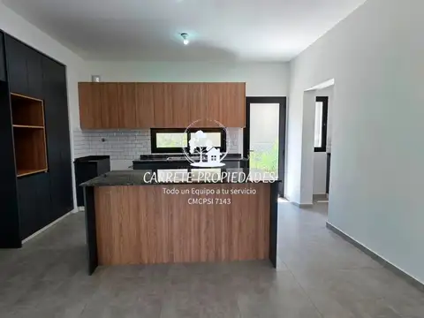 Casa 5 ambientes con 1 baño