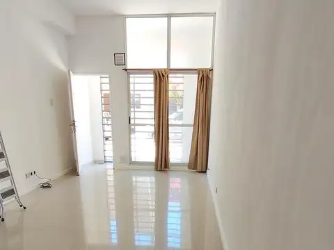 Depto Tipo Casa en Alquiler 14 años