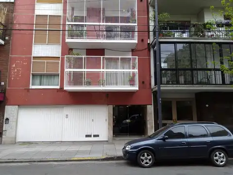 Impecable monoambiente, soleado y aireado.