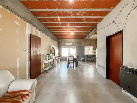 Casa 2 ambientes con 1 baño