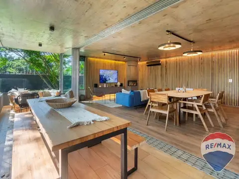 Venta 3 amb. con jardín y galería en Casa Grande