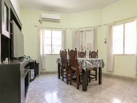 Depto Tipo Casa en Venta de 4 dormitorios