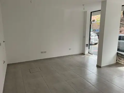 Local en Alquiler en Alberdi, $ 750.000