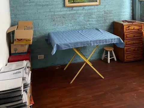 Sáenz Peña e/ Francia y Presidente Rivadavia