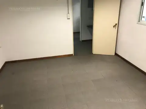 GALPON PROXIMO A AVENIDA MARQUEZ