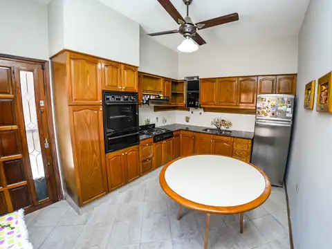 HERMOSA CASA DE TRES DORMITORIO CON GARAGE