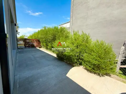 Casa en Alquiler en Pilar del Este - Santa Elena, USD 1.600