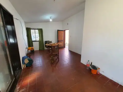 Casa 5 ambientes con 1 baño