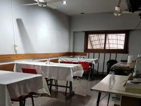 Rolon 2300 Excelente Inmueble ideal Depósito/Oficinas/Salon de fiestas 1200mts cub   400 descub