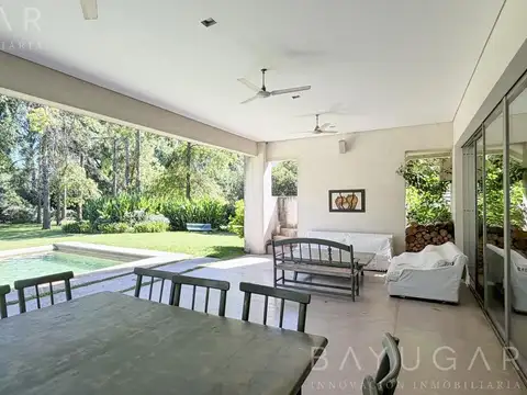 Venta Gran Casa - Chacras de Murray / Pilar - Ambientes Luminosos