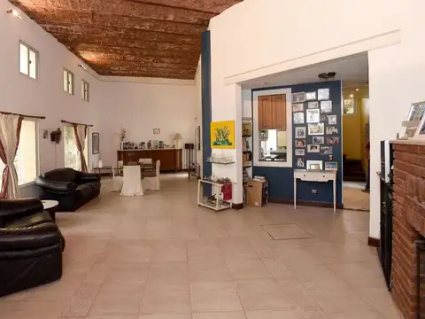 VENTA CASA 4 AMB EN FLORES COCHERA, APTO CREDITO