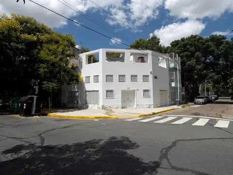 VENTA CASA 4 AMB EN FLORES COCHERA, APTO CREDITO