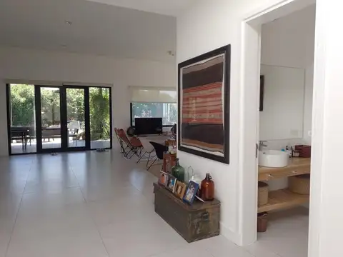 Casa en Venta en El Cantón - Barrio Golf, USD 280.000