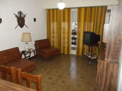 Venta departamento 3 ambientes con cochera - a la calle - Catamarca 1100 - La Perla - Mar del Plata