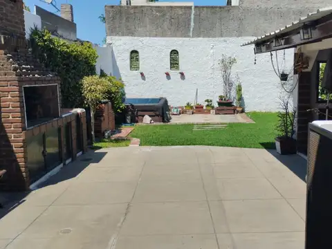 Venta - Casa de Pasillo unico 3 dormitorios y Patio