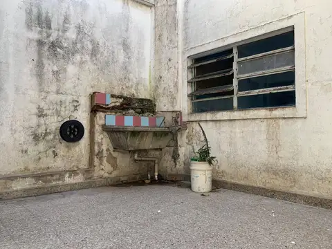 Casa 4 ambientes con 1 baño