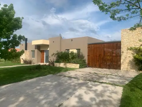 Venta Casa - El Canton - Golf - 4 ambientes - Permuta departamento