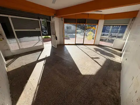 Local en Alquiler en San Andres, $ 350.000